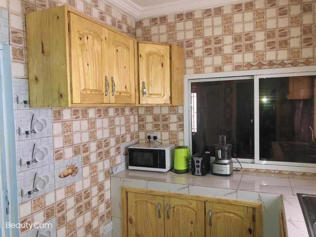 Awamuulamin Manneh Guest House Abuko Dış mekan fotoğraf